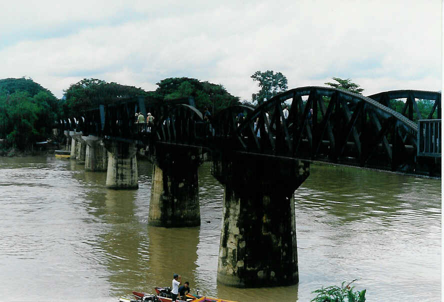 Pont sur la rivire Kwa